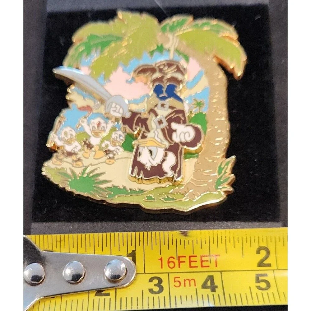 Disney Pin Pirates of the Caribbean Donald as‎ Will Turner Nephews Hangs 00001